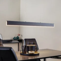 Helestra Nex LED-Pendelleuchte schwarz matt