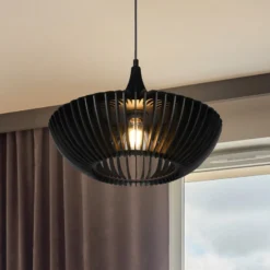 Hängelampe Colino aus Holzlamellen, schwarz