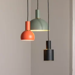 Hängelampe Selma, dreiflammig, grün/rot/schwarz