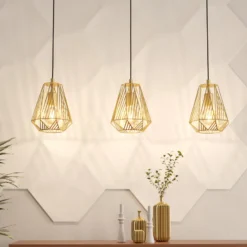 Hängelampe Stype, goldfarben, Länge 96 cm, Stahl, 3-flg.