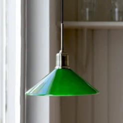 Hängelampe Vela, grün/altmessing, Glas/Eisen Ø 25 cm Stecker