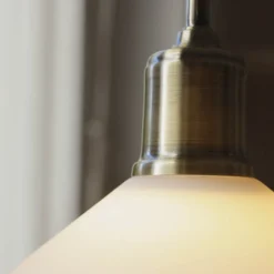 Hängelampe Vela, weiß/altmessing, Glas/Eisen Ø 25 cm Stecker