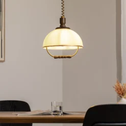 Hängeleuchte Ilsa, weiß/gold, Ø 30 cm, höhenverstellbar