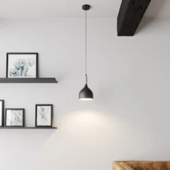 Hängeleuchte Noak, schwarz/holz natur, Ø 17 cm