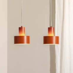 Hängeleuchte Rif 2, ziegelrot, 2-flammig, linear, Stahl