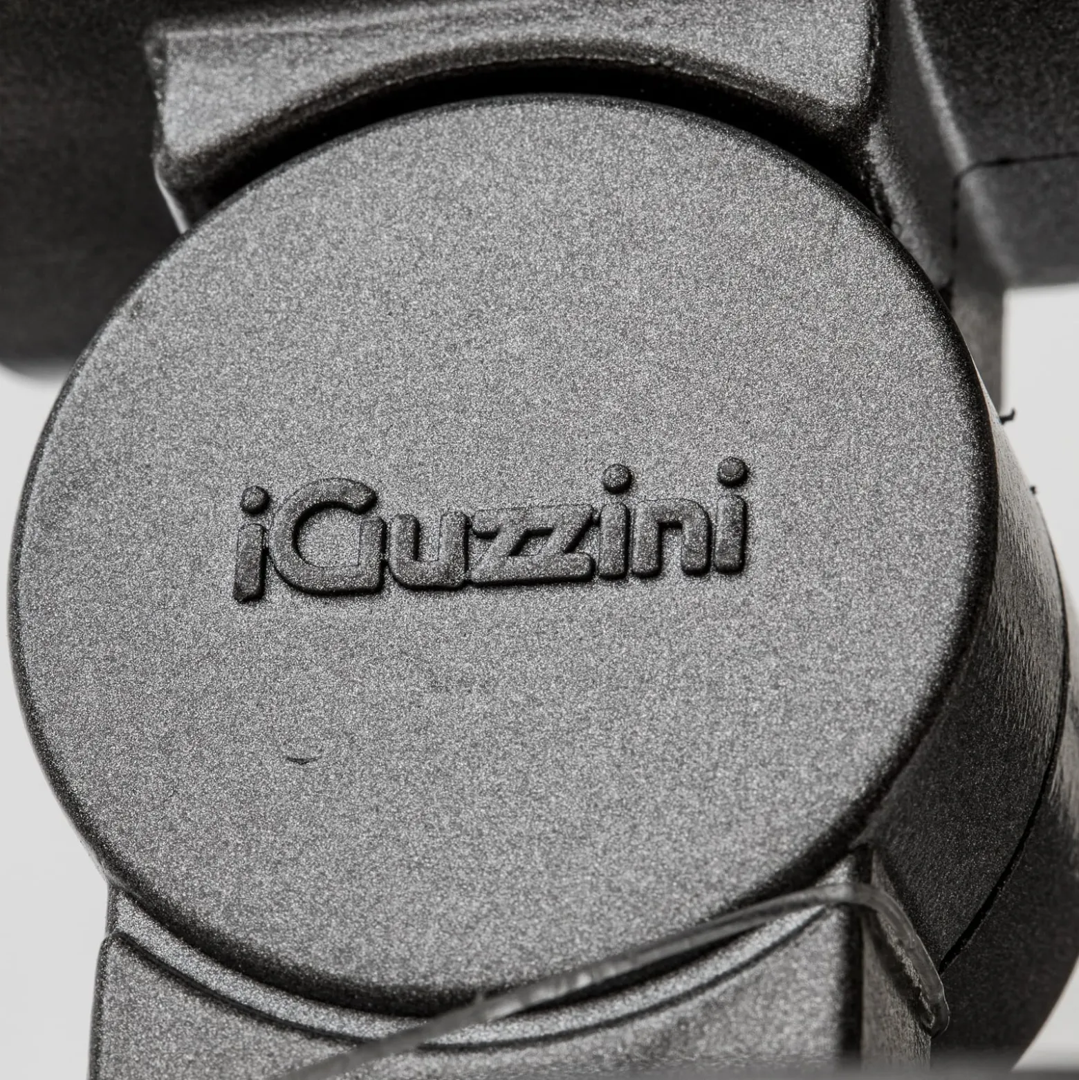 iGuzzini Paco LED-Strahler Ø8,3cm 10,9W 3.000K 50°