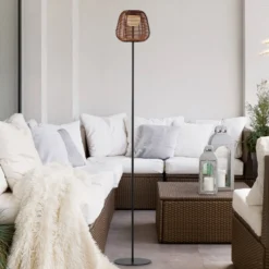 JUST LIGHT. LED-Akku-Stehlampe Askia, Rattan, IP54, Touchdim
