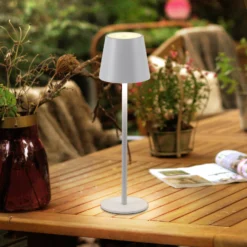 JUST LIGHT. LED-Akku-Tischleuchte Euria, weiß, Eisen, IP54