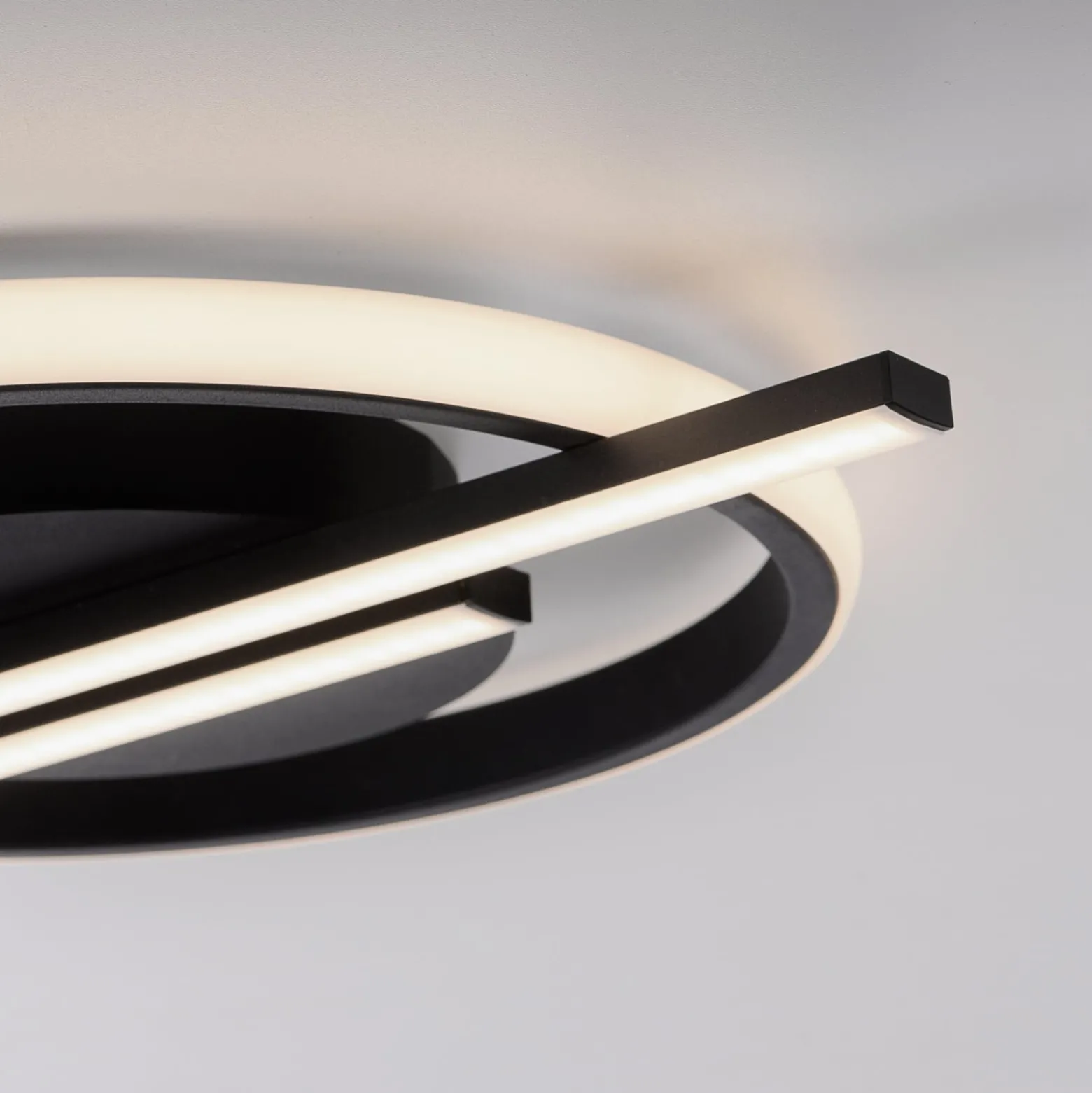 JUST LIGHT. LED-Deckenleuchte Korsa, schwarz, Ø31cm, dimmbar