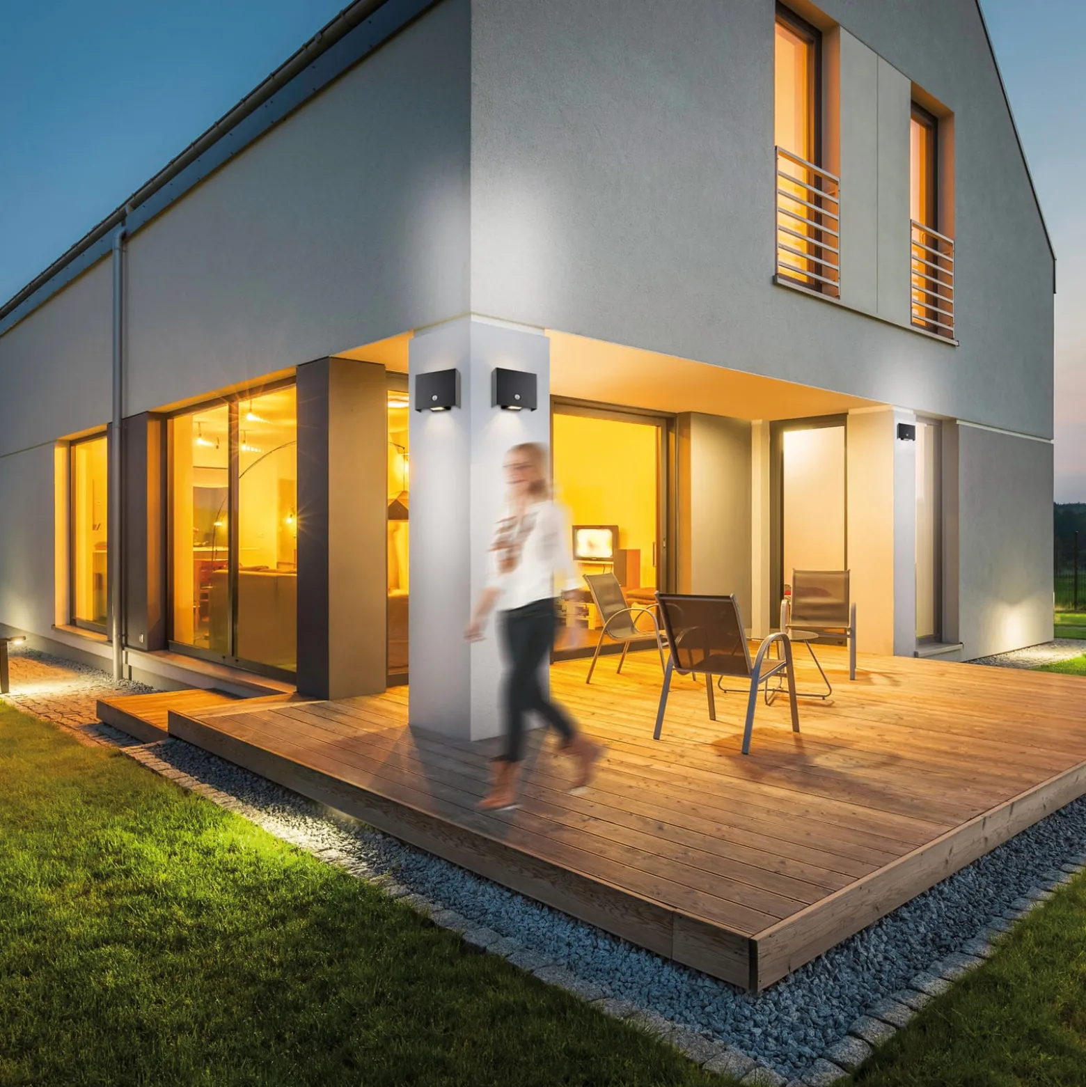 JUST LIGHT. LED-Sensor-Außenwandlampe Amin, Akku schwarz Alu