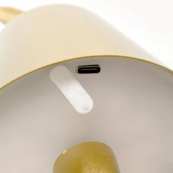 KARE LED-Akkutischleuchte Animal Rabbit, gold, IP54, 29cm