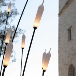 Karman Nilo LED-Erdspießleuchte, Höhe 118 cm