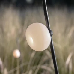 Karman Pois Spieß-Stehleuchte IP65, 3.000K, 118 cm