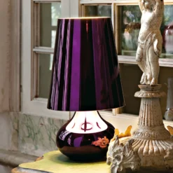 Kartell Cindy LED-Tischleuchte, violett metallic