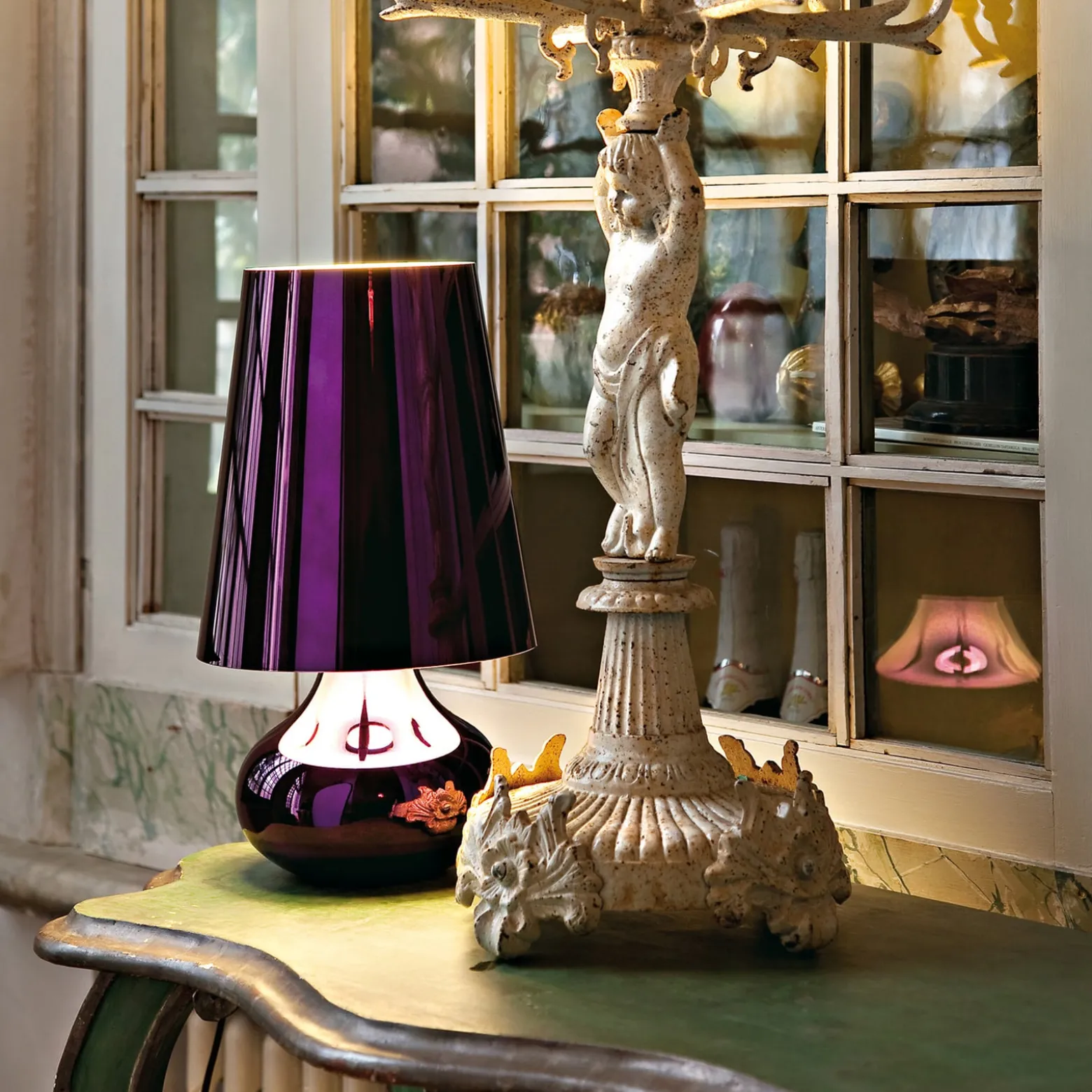 Kartell Cindy LED-Tischleuchte, violett metallic