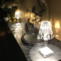 Kartell LED-Akku-Tischlampe Battery, 30cm, transparent, IP54