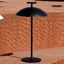Kartell Mini Geen-A LED-Tischleuchte mobil schwarz