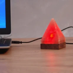 Kleine USB-Tischleuchte Pyramide für Computer
