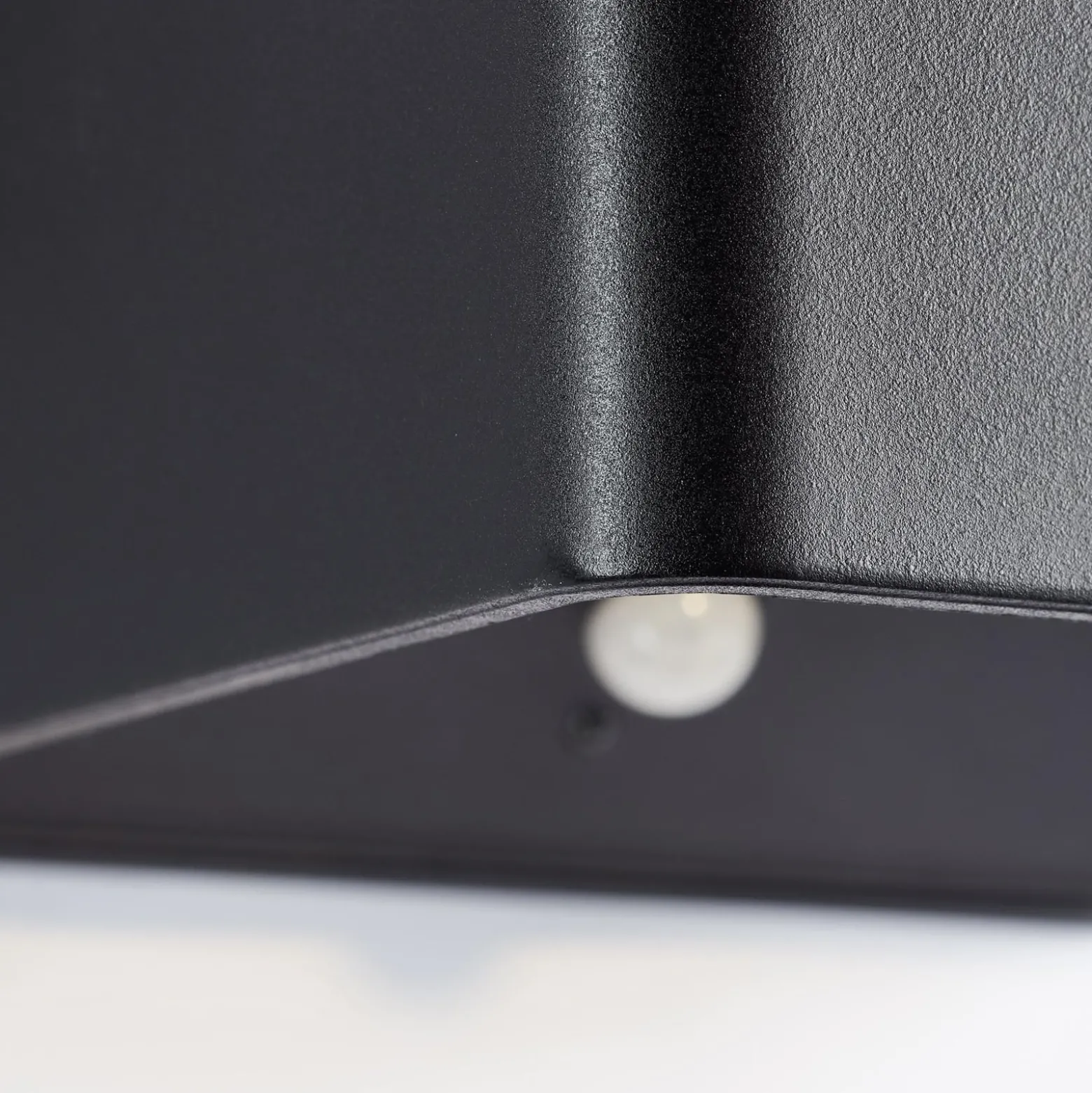 LED-Akku-Außenwandlampe Iseo, schwarz, Breite 10 cm, Sensor