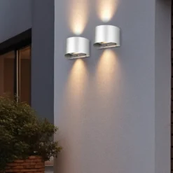 LED-Akku-Außenwandlampe Talent, titanfarben, Breite 16 cm