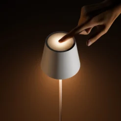 LED-Akku-Stehlampe Nuindie IP54 120 cm rund USB-C schneeweiß