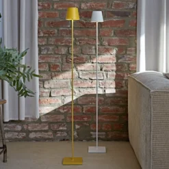 LED-Akku-Stehlampe Nuindie IP54 120 cm rund USB-C schneeweiß
