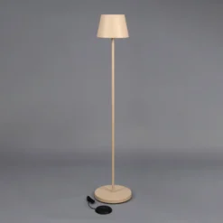 LED-Akku-Stehlampe Pomezia, sandfarben, 124 cm, IP54, USB
