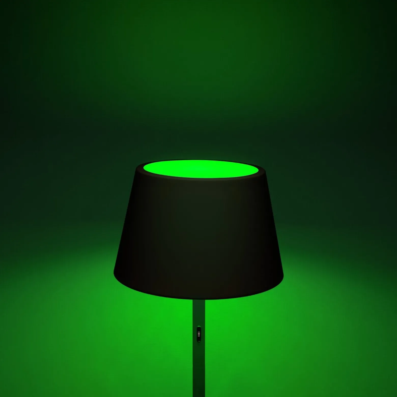 LED-Akku-Stehlampe Pomezia, schwarz, 150 cm, IP54, USB