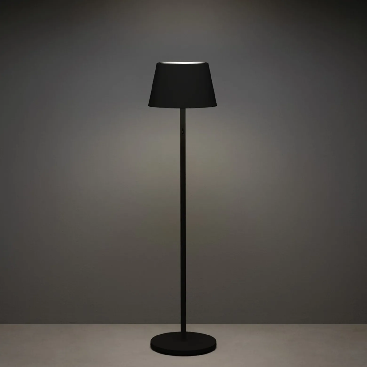LED-Akku-Stehlampe Pomezia, schwarz, 150 cm, IP54, USB