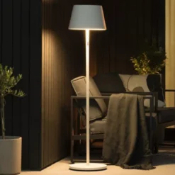 LED-Akku-Stehlampe Pomezia, weiß, 150 cm, IP54, USB