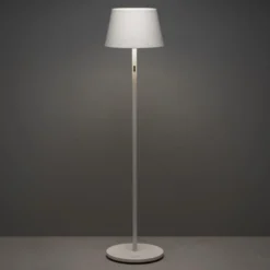 LED-Akku-Stehlampe Pomezia, weiß, 150 cm, IP54, USB