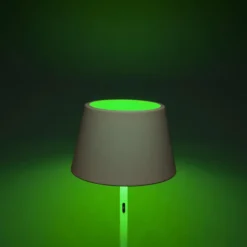 LED-Akku-Stehlampe Pomezia, weiß, 150 cm, IP54, USB