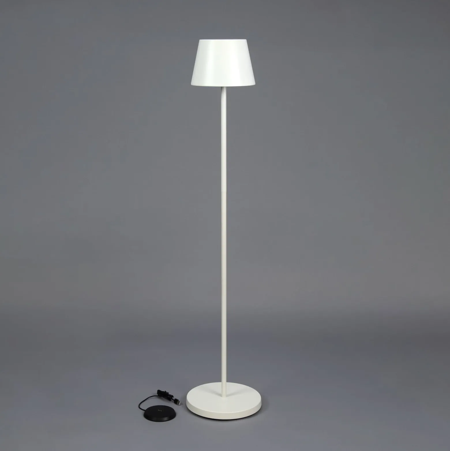 LED-Akku-Stehlampe Pomezia, weiß, 124 cm, IP54, USB