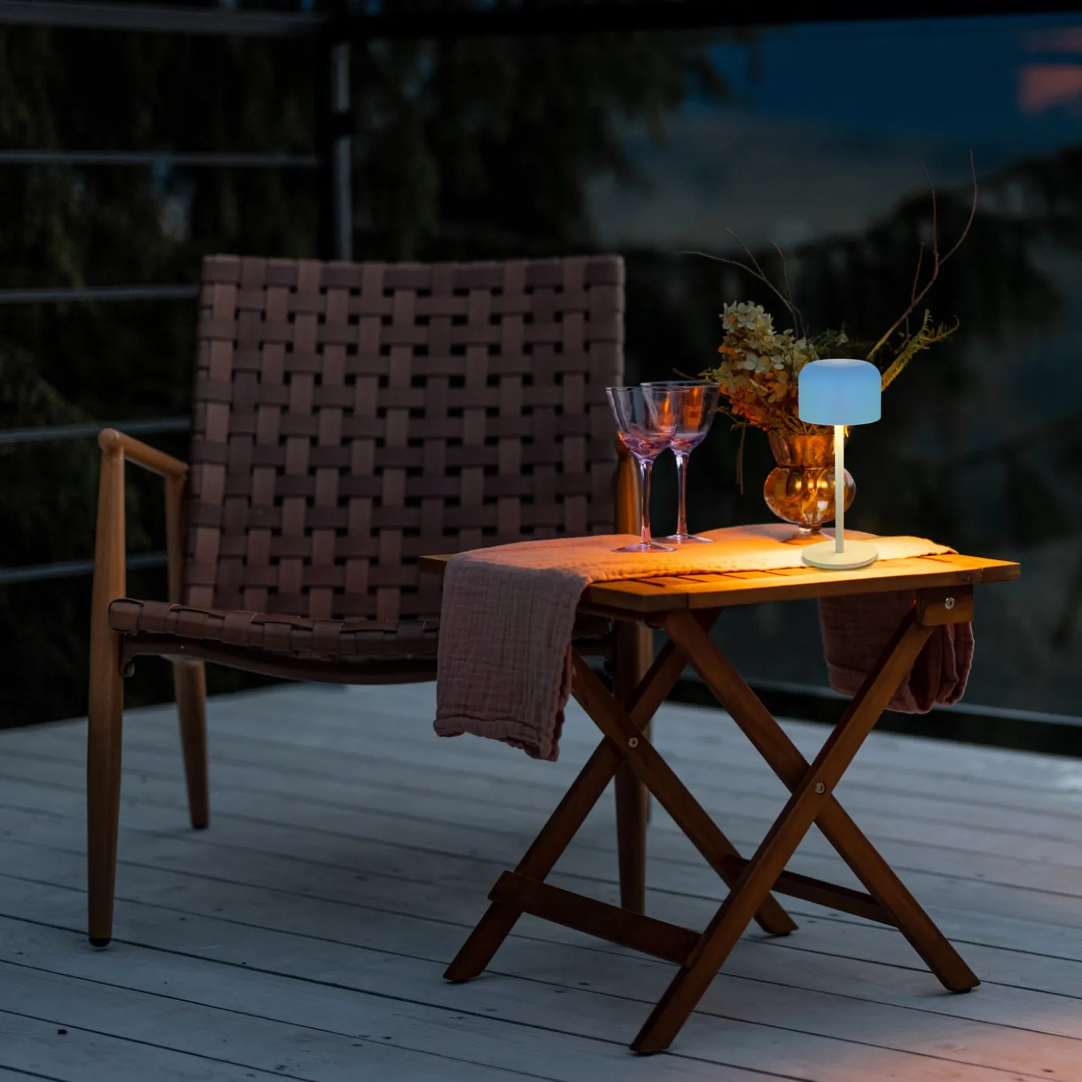 LED-Akku-Tischlampe Finley sandbeige Höhe 22 cm Metall, IP54
