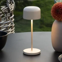 LED-Akku-Tischlampe Lille, Höhe 20 cm, sandfarben, IP54, USB