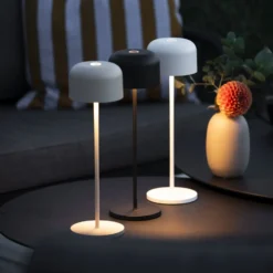 LED-Akku-Tischlampe Lille, Höhe 36 cm, sandfarben, IP54, USB