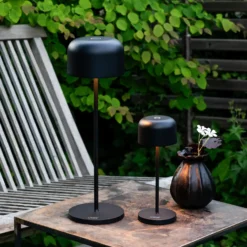 LED-Akku-Tischlampe Lille, Höhe 36 cm, schwarz, IP54, USB