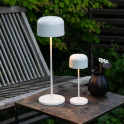 LED-Akku-Tischlampe Lille, Höhe 20 cm, weiß, IP54, USB