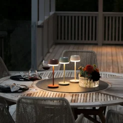 LED-Akku-Tischlampe Lyon, sandfarben, IP54, Dimmer, CCT, RGB