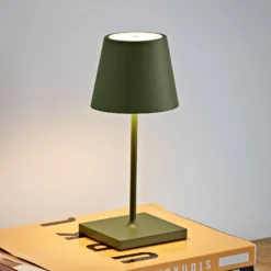 LED-Akkutischlampe Nuindie mini, USB-C, tannengrün, dimmbar