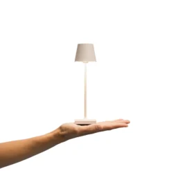 LED-Akkutischlampe Nuindie pocket, beige, IP54, dimmbar