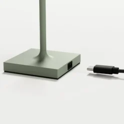 LED-Akkutischlampe Nuindie pocket, salbeigrün, IP54, dimmbar