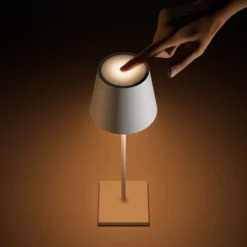 LED-Akkutischlampe Nuindie, USB-C, blau, IP54, dimmbar