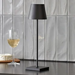 LED-Akkutischlampe Nuindie, USB-C, schwarz, IP54, dimmbar