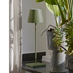 LED-Akkutischlampe Nuindie, USB-C, tannengrün, IP54, dimmbar