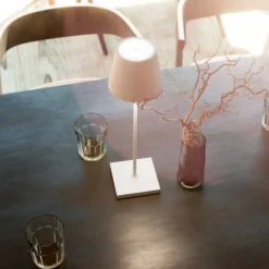 LED-Akkutischlampe Nuindie, USB-C, weiß, IP54, dimmbar