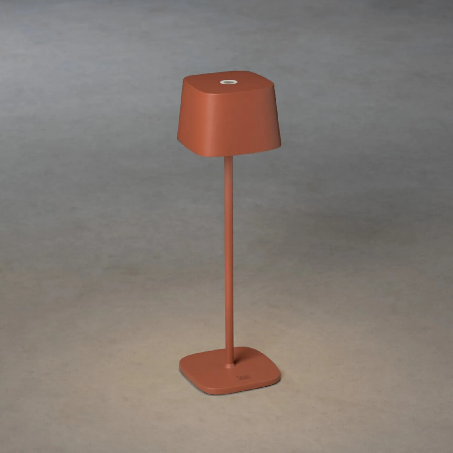 LED-Akku-Tischleuchte Capri, Höhe 36 cm, terrakotta, IP54