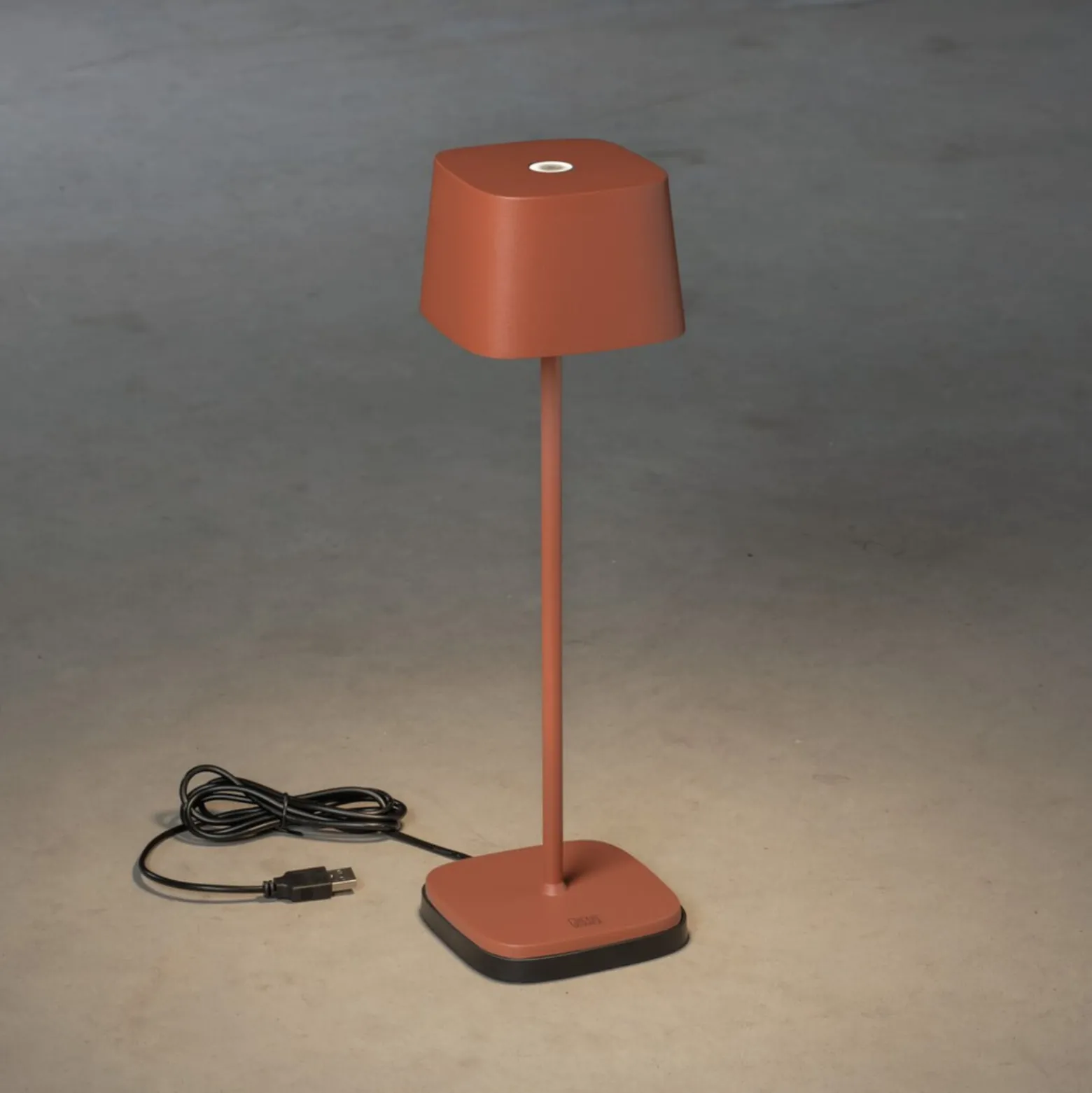 LED-Akku-Tischleuchte Capri, Höhe 36 cm, terrakotta, IP54