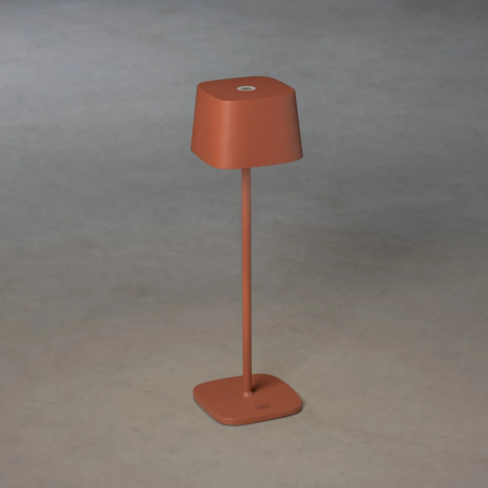 LED-Akku-Tischleuchte Capri, Höhe 36 cm, terrakotta, IP54