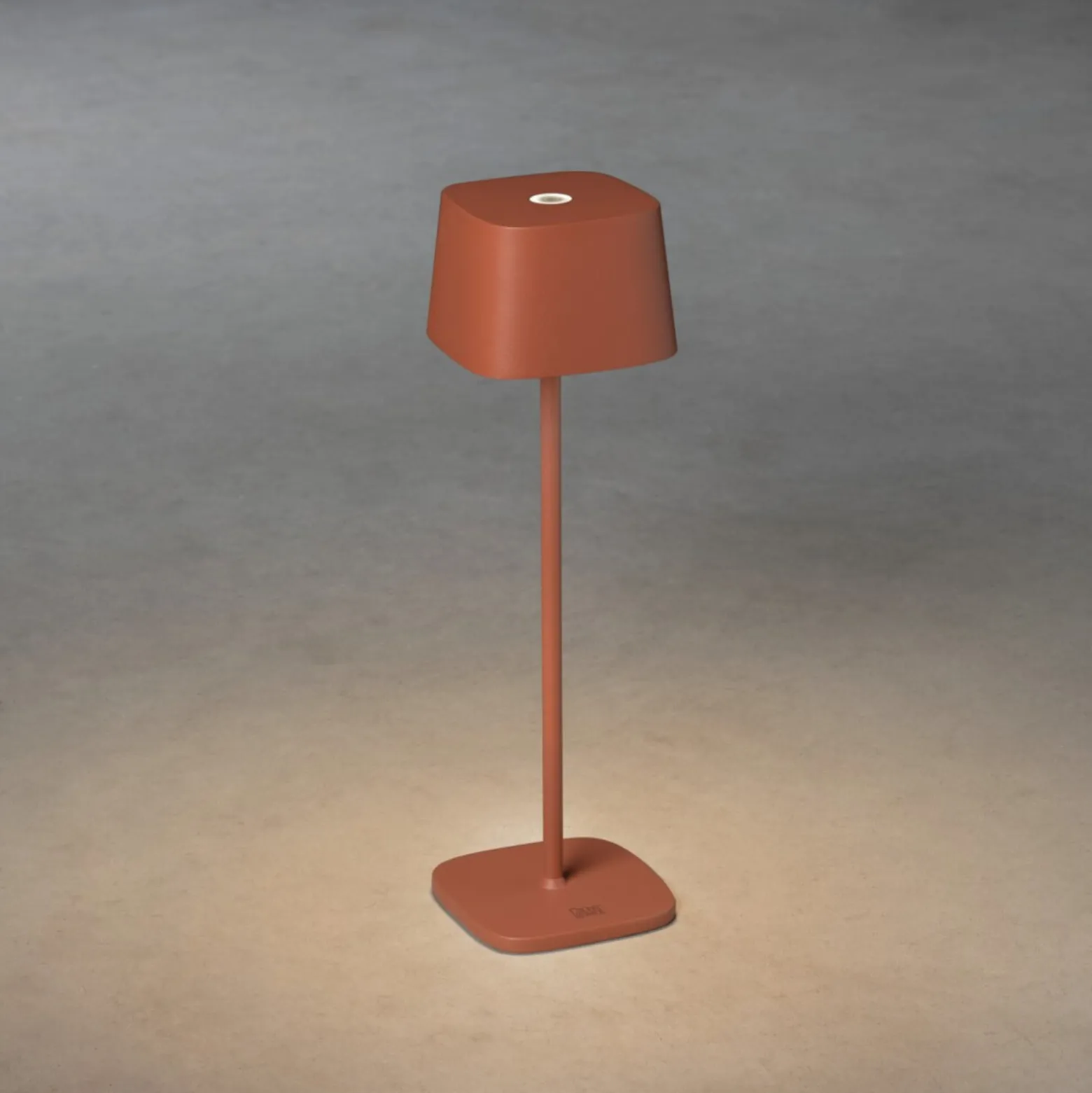 LED-Akku-Tischleuchte Capri, Höhe 36 cm, terrakotta, IP54